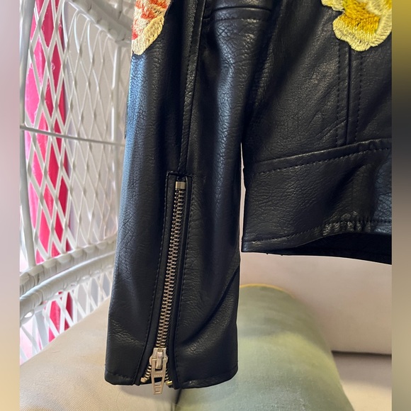 😎🌹Moto jacket embroidered S black faux leather🌹😎 - Picture 8 of 10